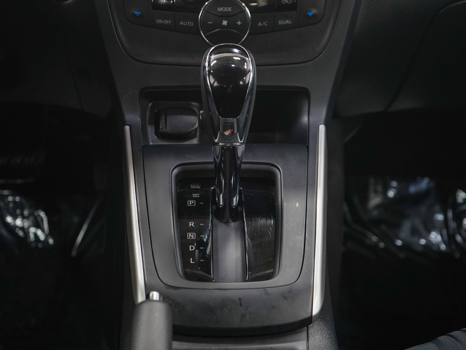 Used 2019 Nissan Sentra SV FWD image 18