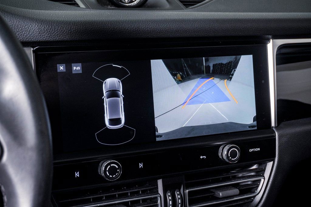 Certified 2024 Porsche Macan w/ Premium Plus Package image 23