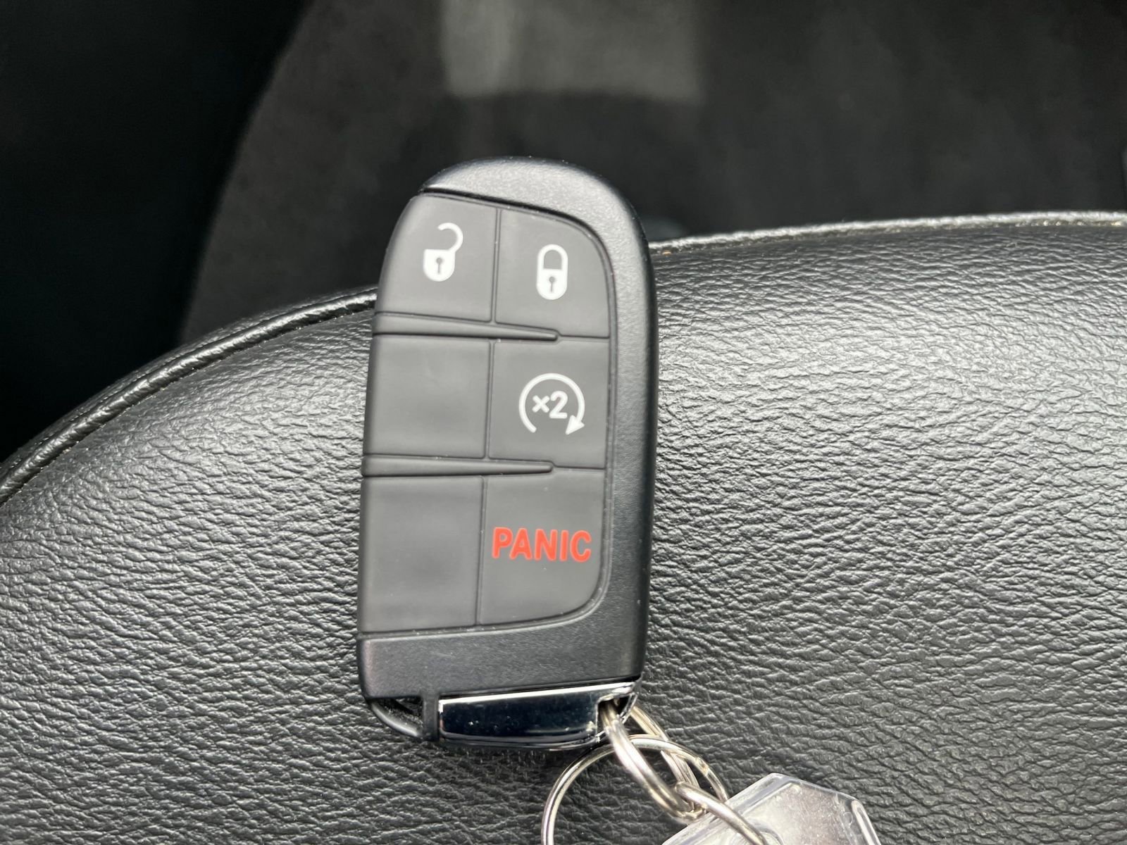 Used 2025 Jeep Compass Limited image 25