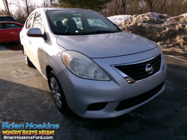 Used 2014 Nissan Versa SV image 1