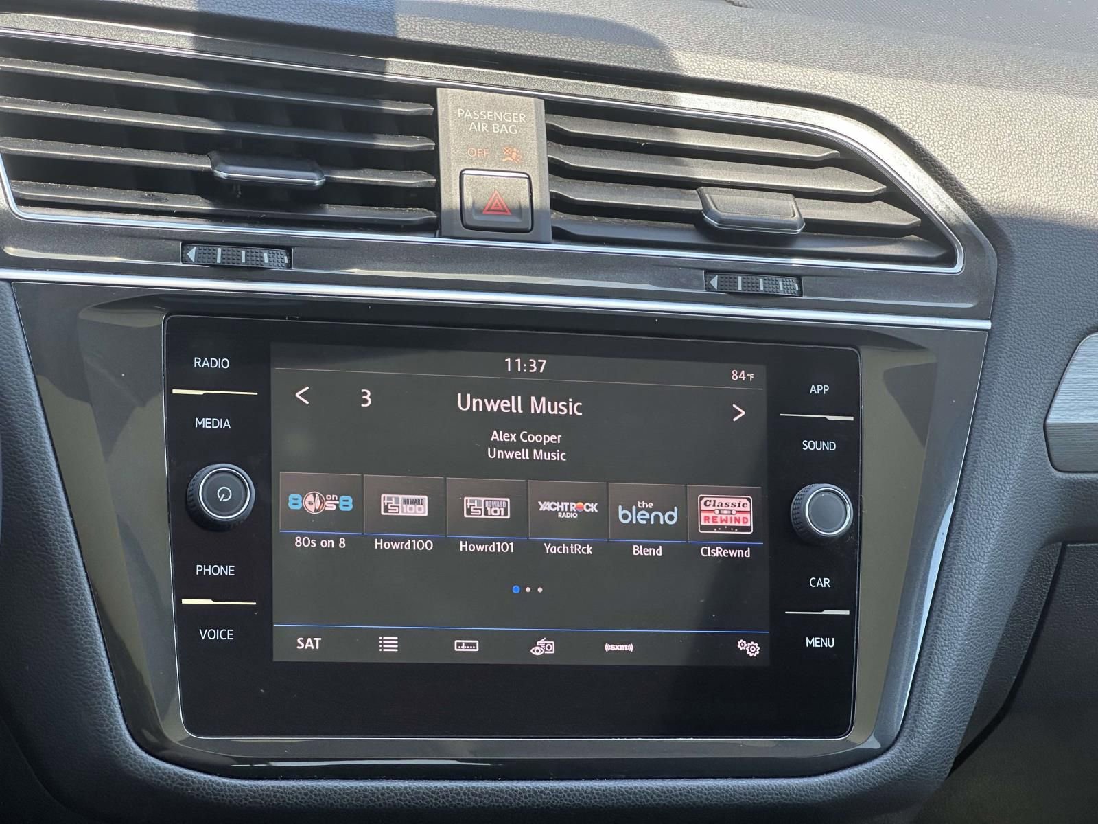 Used 2018 Volkswagen Tiguan SE w/ Panoramic Sunroof Package FWD image 20