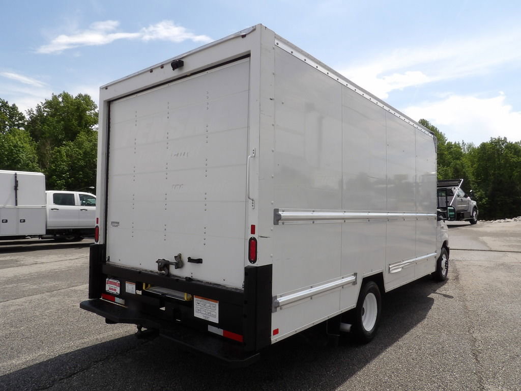 Used 2021 Ford E-350 and Econoline 350 Super Duty RWD image 7