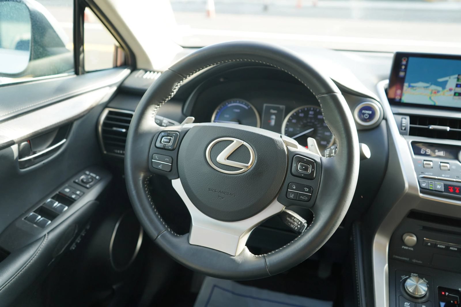 Used 2018 Lexus NX 300h AWD image 15