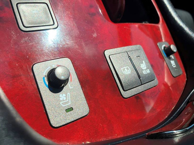 Used 2011 Lexus LS 460 AWD w/ Luxury Value Edition image 23