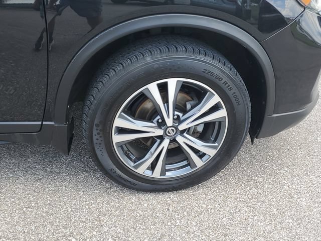 Used 2019 Nissan Rogue SV w/ Premium Package AWD/4WD image 6