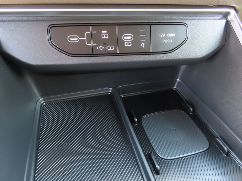 Certified 2026 Kia Carnival EX FWD image 10