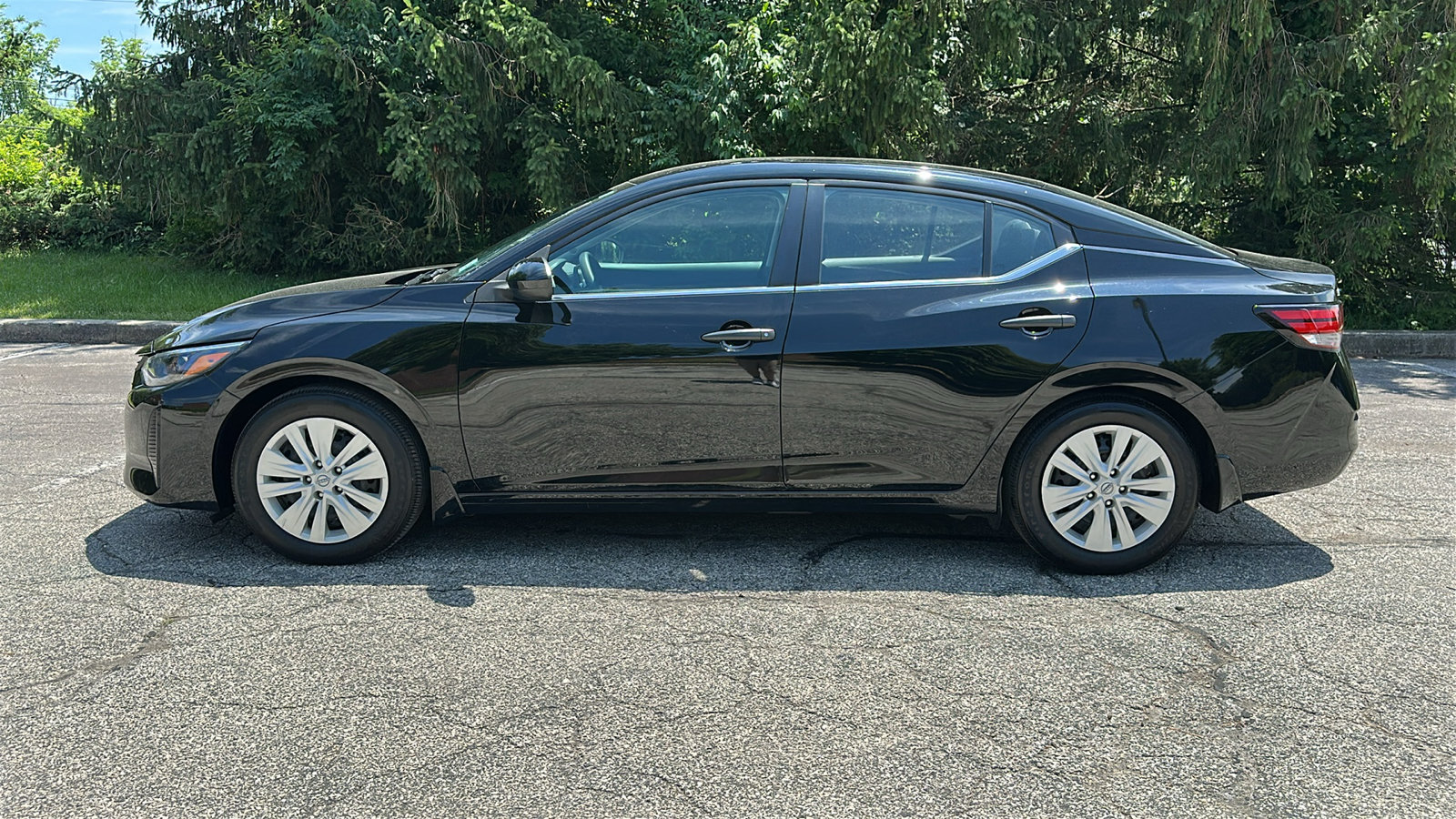 Used 2024 Nissan Sentra S FWD image 25