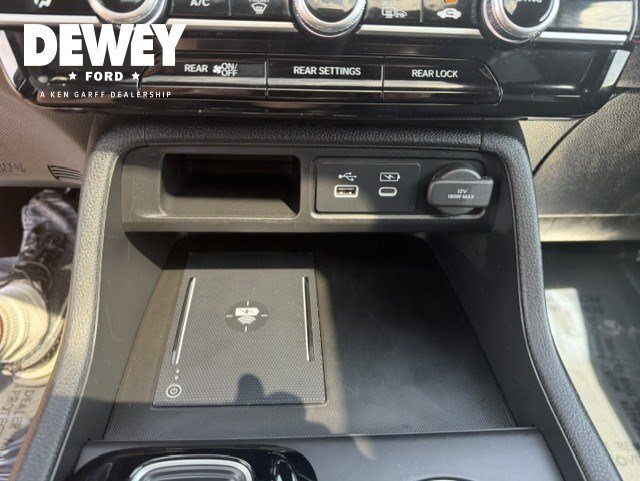 Used 2025 Honda Pilot Black Edition image 23