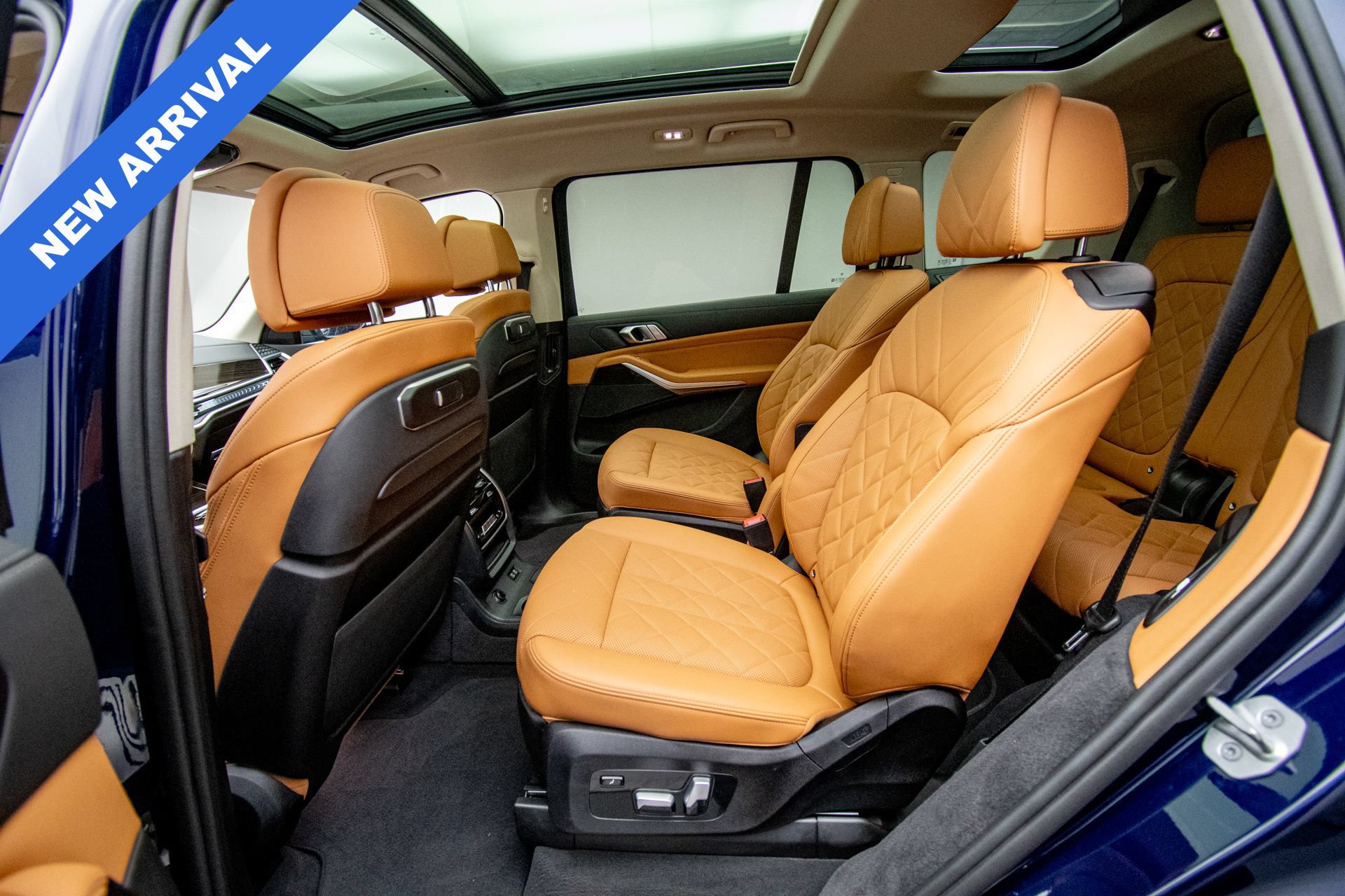 Used 2024 BMW X7 xDrive40i w/ Climate Comfort Package AWD/4WD image 15