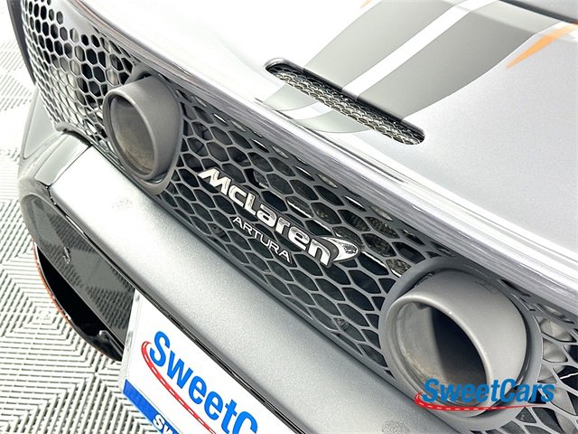Used 2024 McLaren Artura image 44