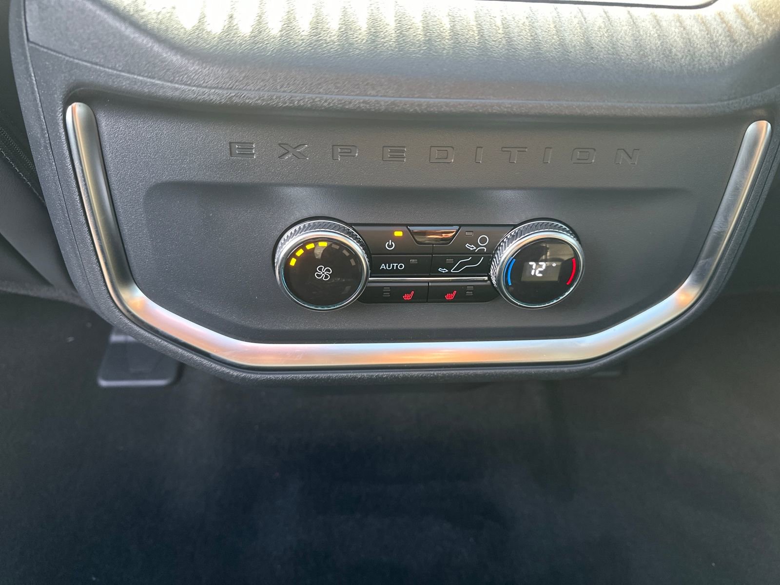 New 2025 Ford Expedition Max Platinum w/ Driver's Package image 26