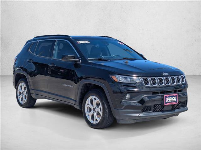 Used 2025 Jeep Compass Latitude w/ Sun & Sound Group image 3