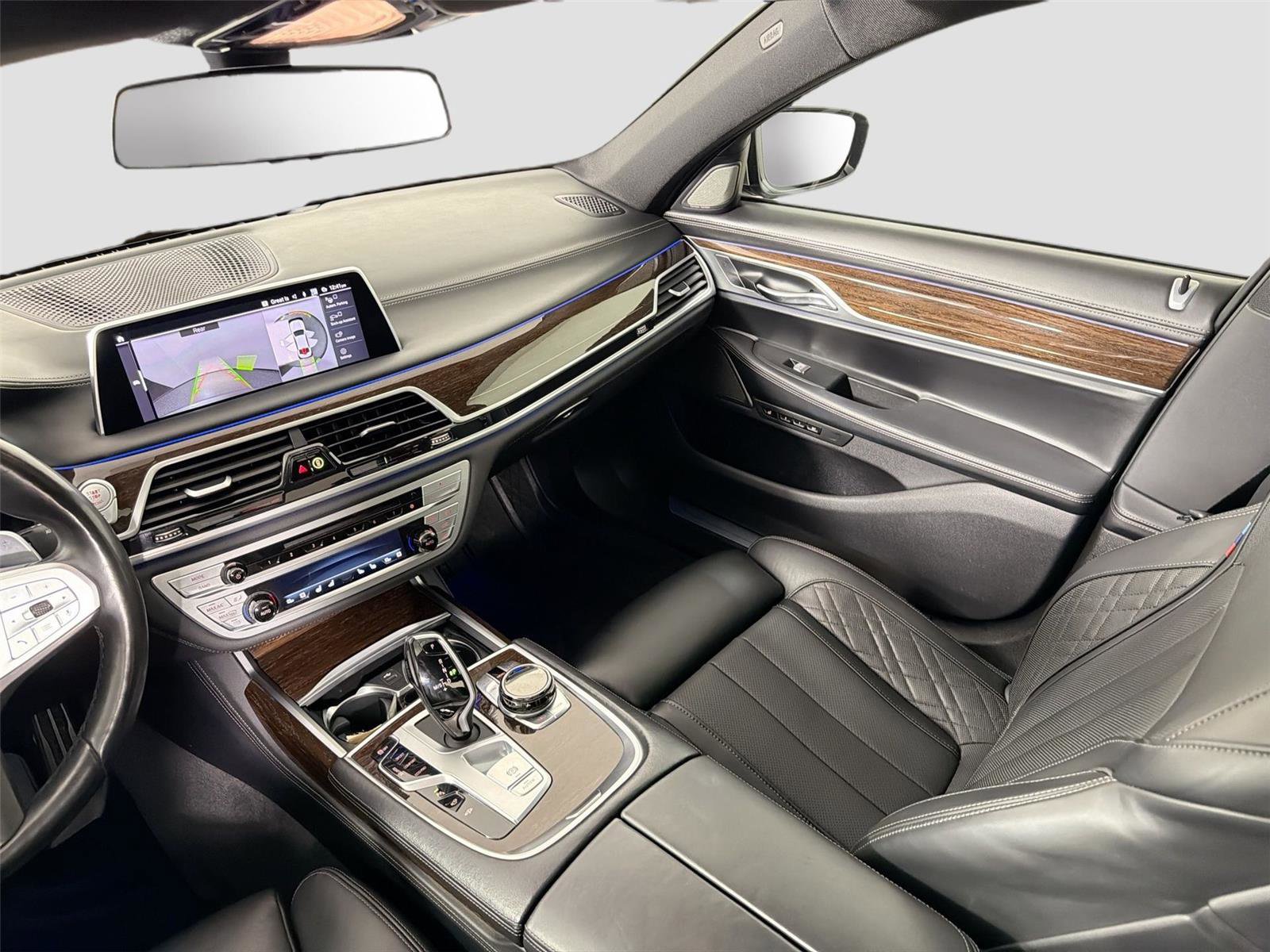 Used 2020 BMW 740i w/ M Sport Package RWD image 24