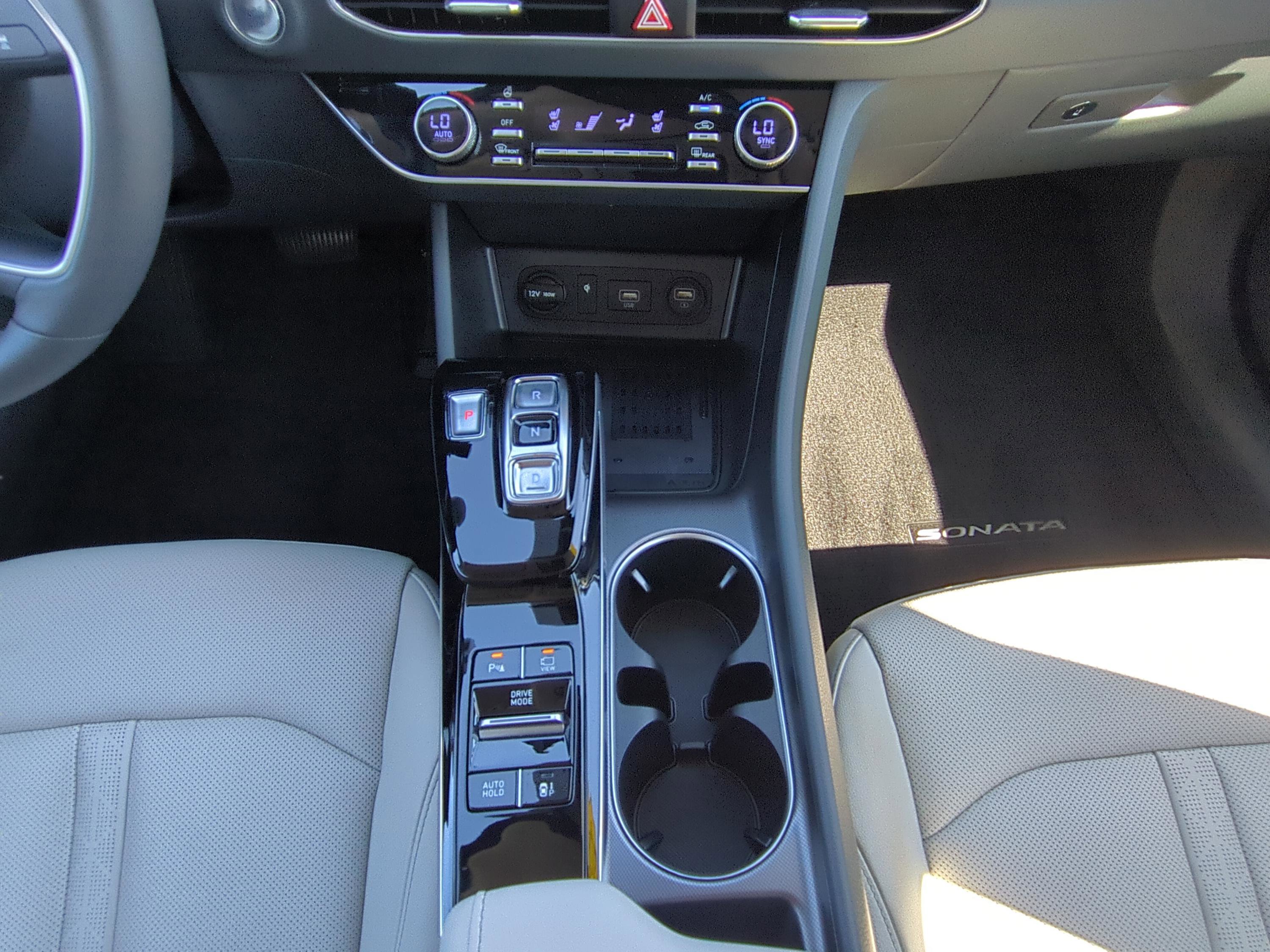 Used 2022 Hyundai Sonata Limited w/ Preferred Accessory Package FWD image 14