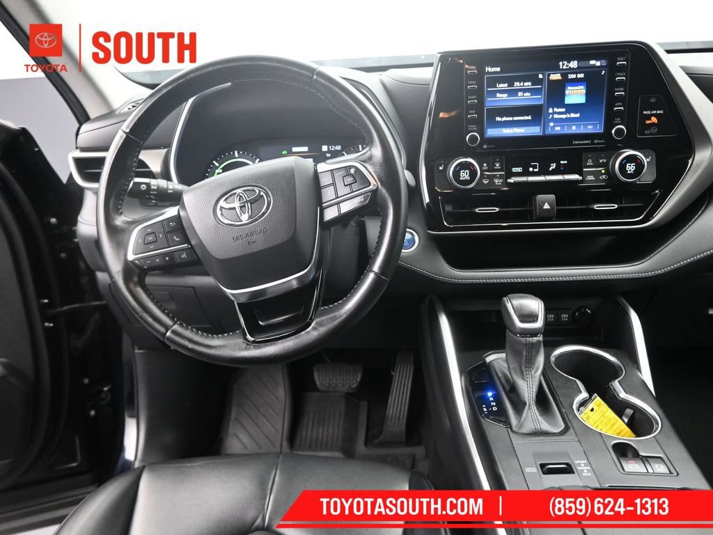Used 2020 Toyota Highlander XLE AWD/4WD image 12