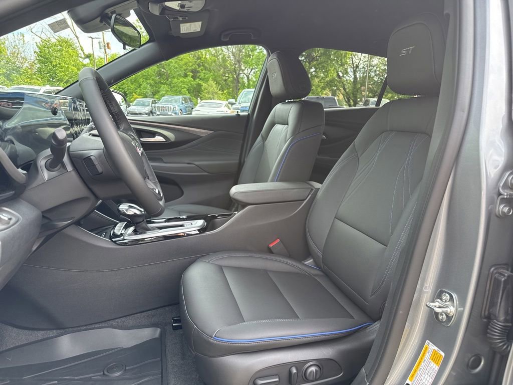 New 2026 Buick Envista Sport Touring w/ Convenience I Package FWD image 8