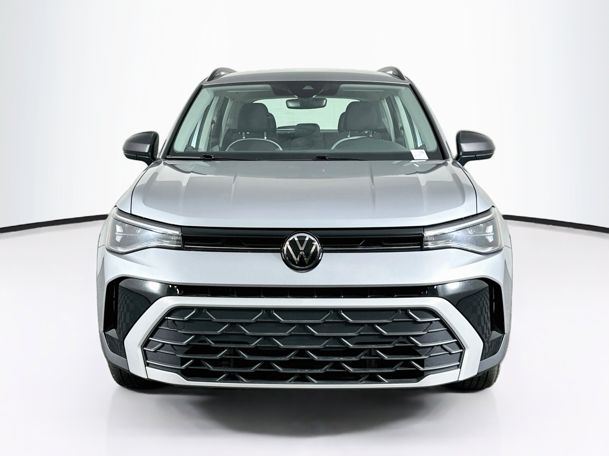 Used 2025 Volkswagen Taos S FWD image 2
