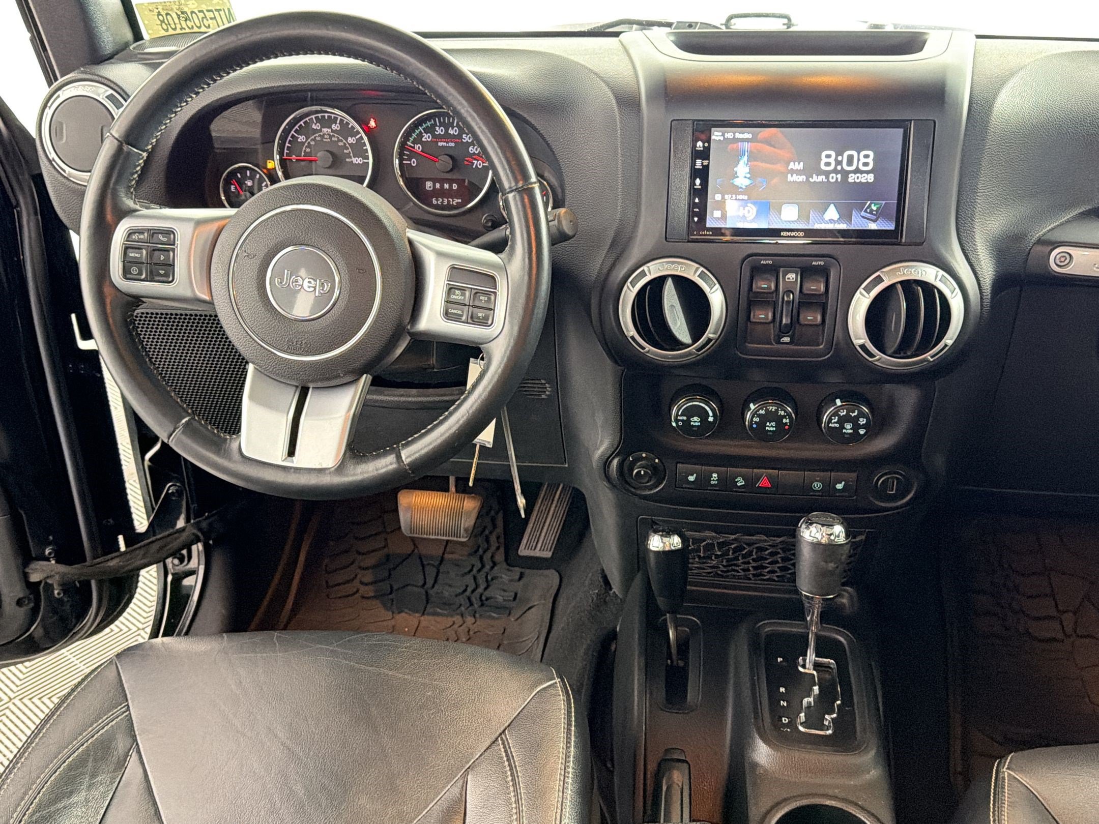 Used 2017 Jeep Wrangler Unlimited Rubicon AWD/4WD image 25