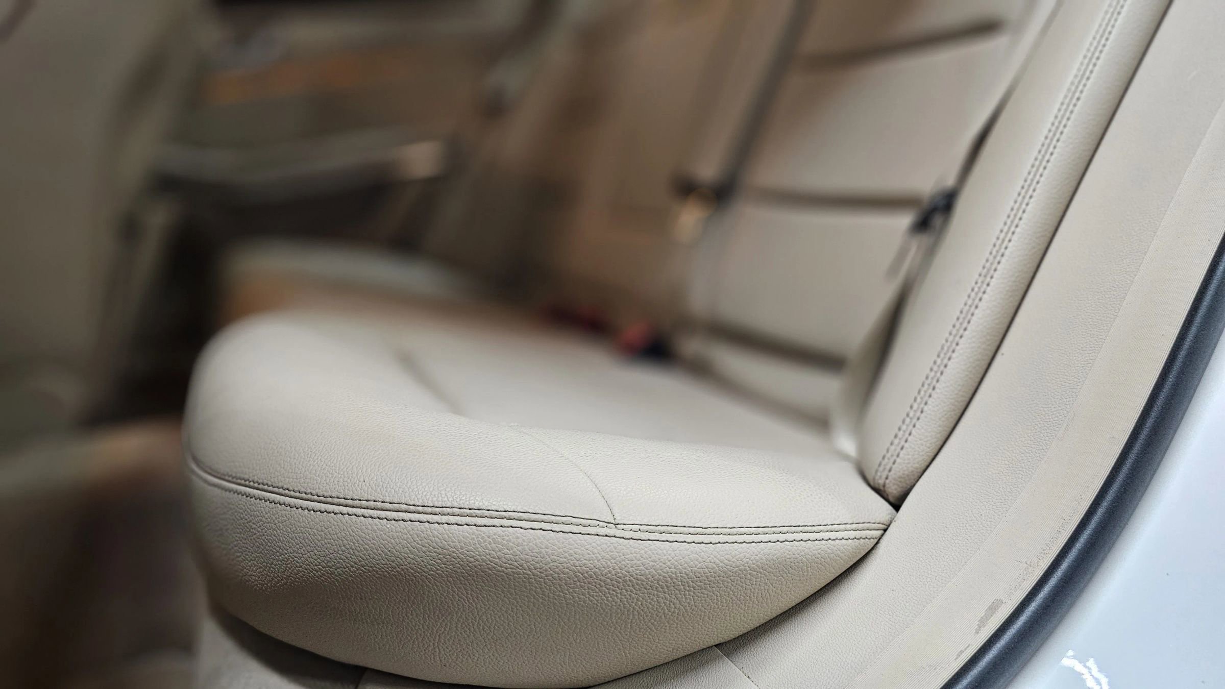 Used 2014 Mercedes-Benz E 250 BlueTEC Sedan image 36