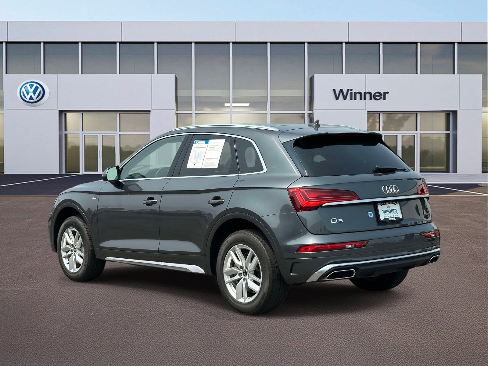 Used 2023 Audi Q5 2.0T Premium w/ Convenience Package AWD/4WD image 3