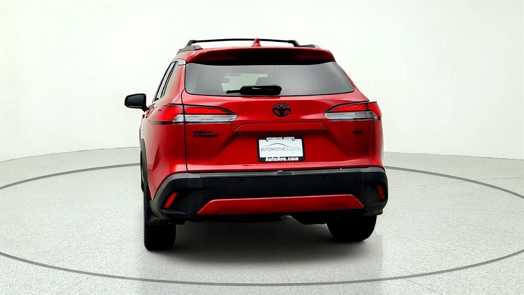 Used 2022 Toyota Corolla Cross XLE w/ Convenience Package FWD image 6