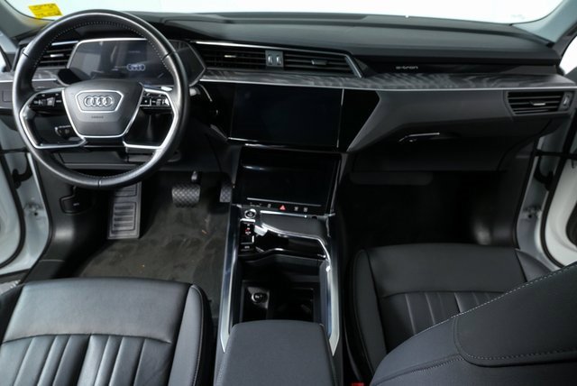 Used 2021 Audi e-tron Premium Plus w/ Premium Plus Package image 18