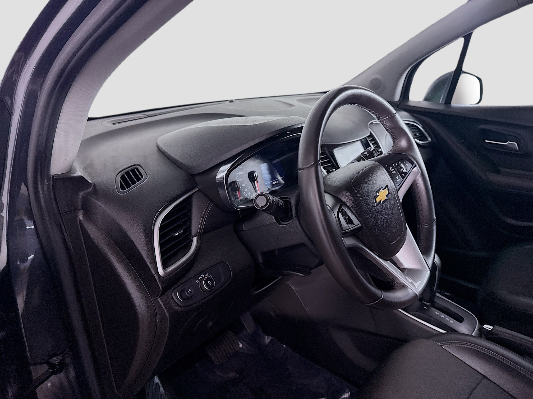 Used 2017 Chevrolet Trax LT w/ LT Convenience Package image 23