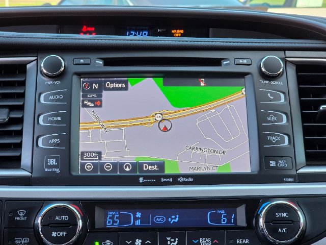 Used 2018 Toyota Highlander Limited AWD/4WD image 28
