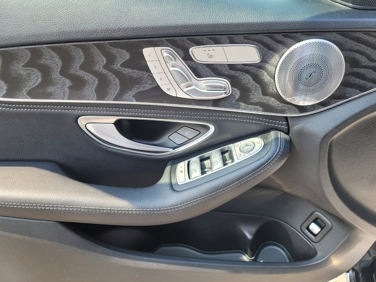 Used 2015 Mercedes-Benz C 300 4MATIC Sedan image 34