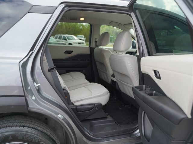 Used 2023 Nissan Pathfinder SV w/ Black Appearance Package image 22