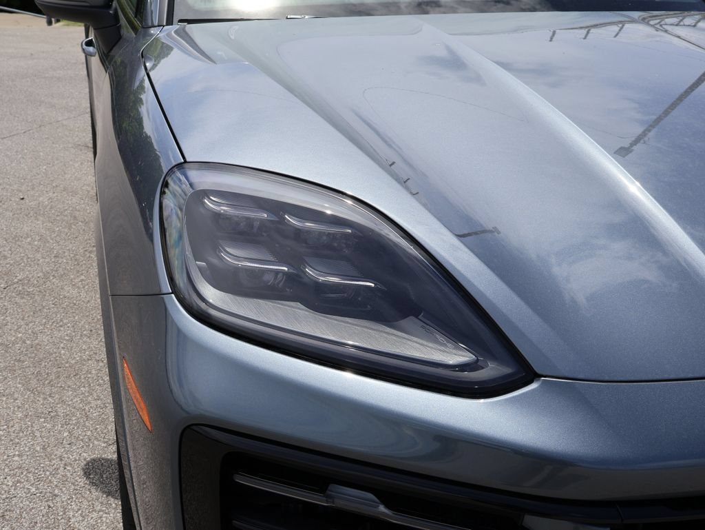 New 2026 Porsche Cayenne Coupe AWD/4WD image 14