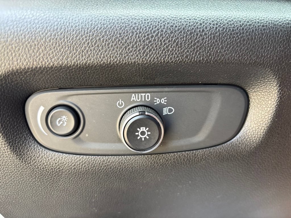 Used 2018 Chevrolet Traverse LS w/ LPO, Floor Liner Package FWD image 19