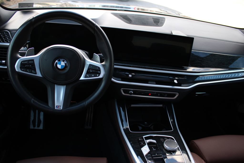 Used 2024 BMW X5 xDrive40i w/ M Sport Package image 11