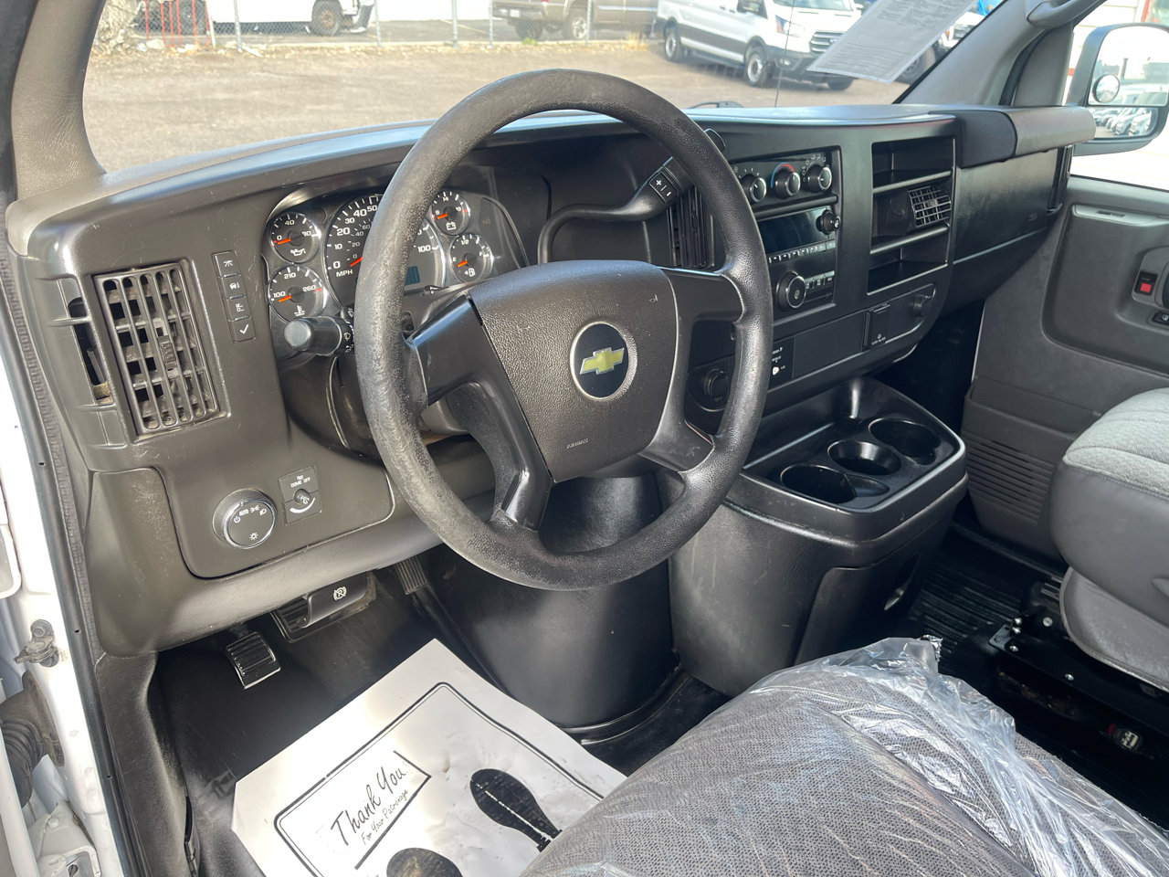 Used 2015 Chevrolet Express 2500 image 25