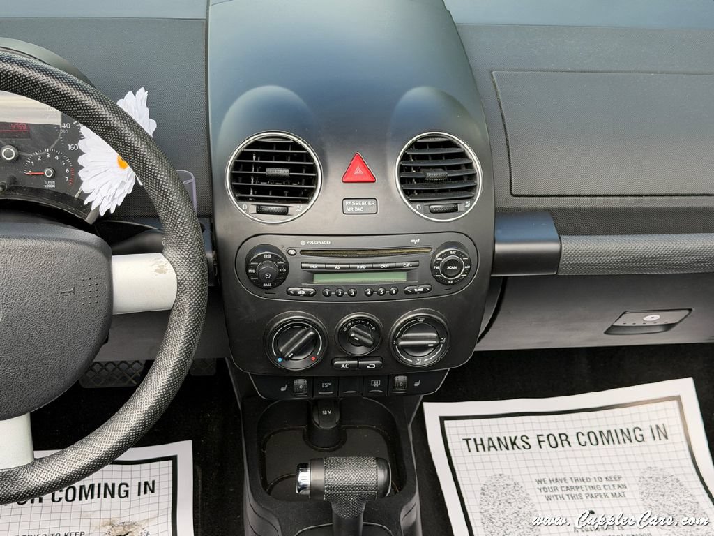 Used 2008 Volkswagen Beetle S FWD image 27