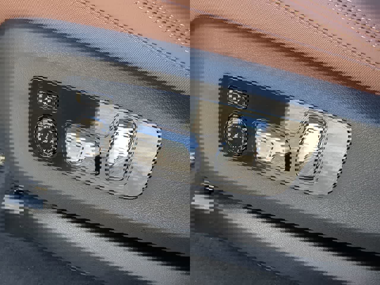 Used 2026 BMW X6 M60i w/ Executive Package image 17