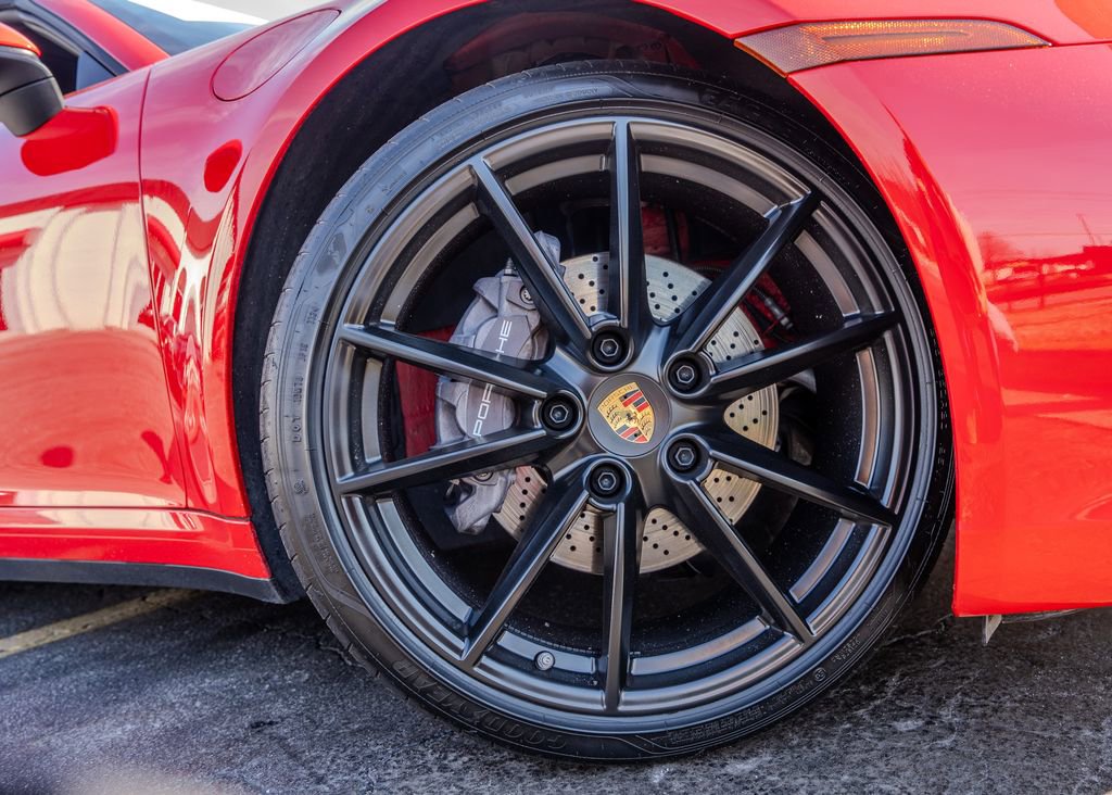 Used 2024 Porsche 911 Carrera image 32