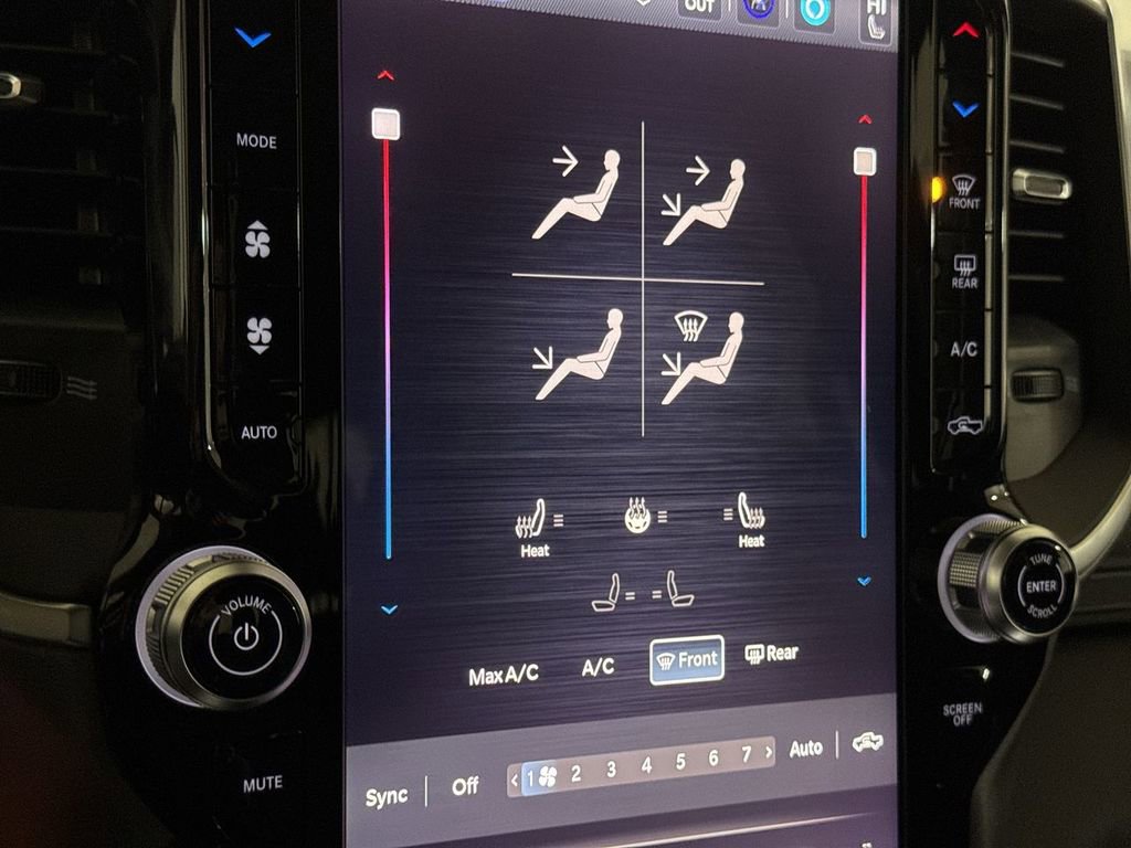 New 2026 RAM 1500 4x4 Crew Cab image 17