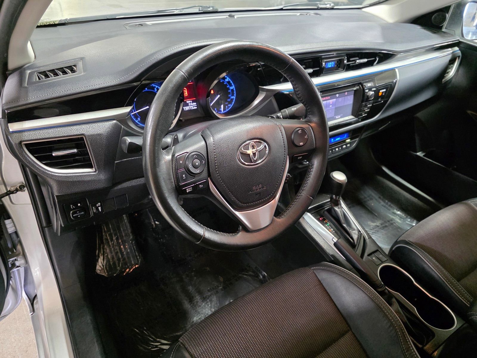 Used 2015 Toyota Corolla S image 24