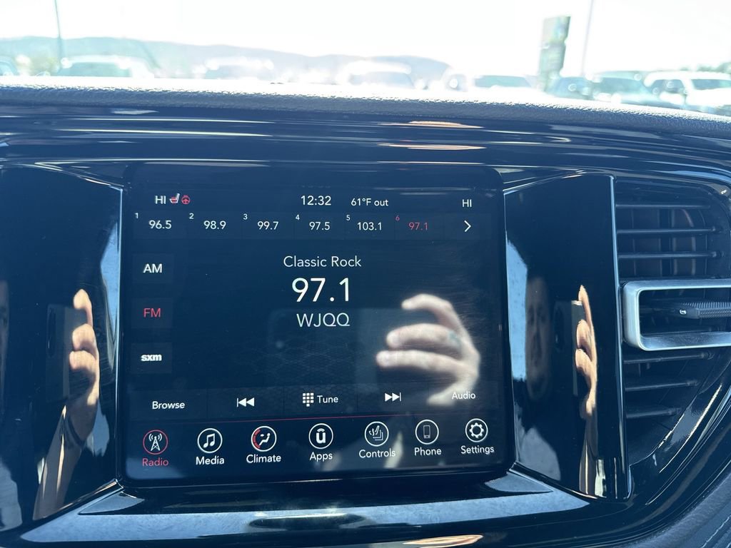 Used 2023 Dodge Durango SXT image 16