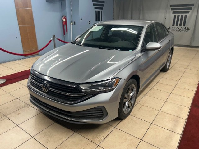 Used 2022 Volkswagen Jetta SE image 1