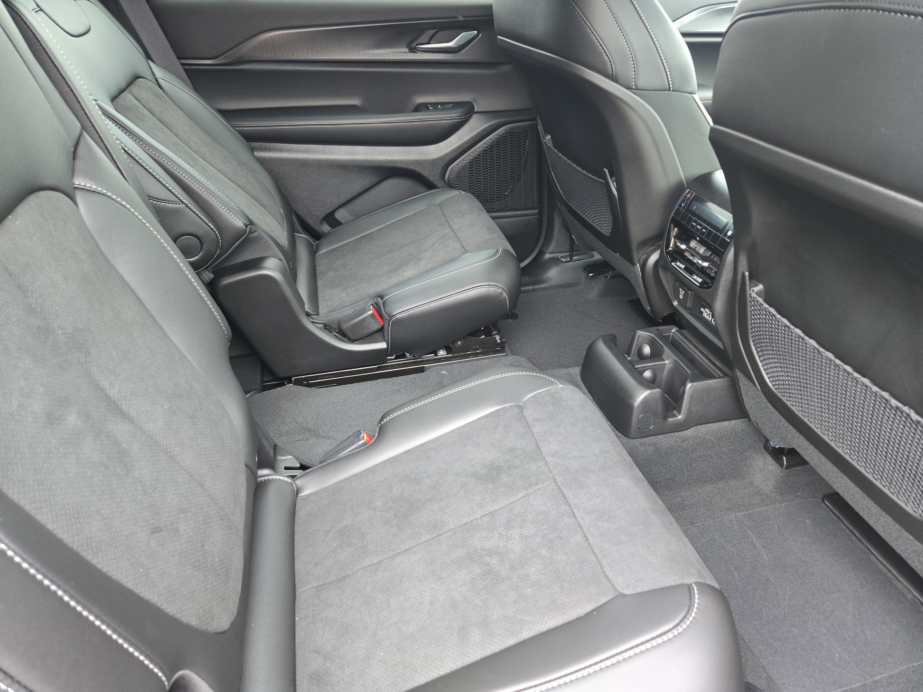 New 2025 Jeep Grand Cherokee L Altitude image 64