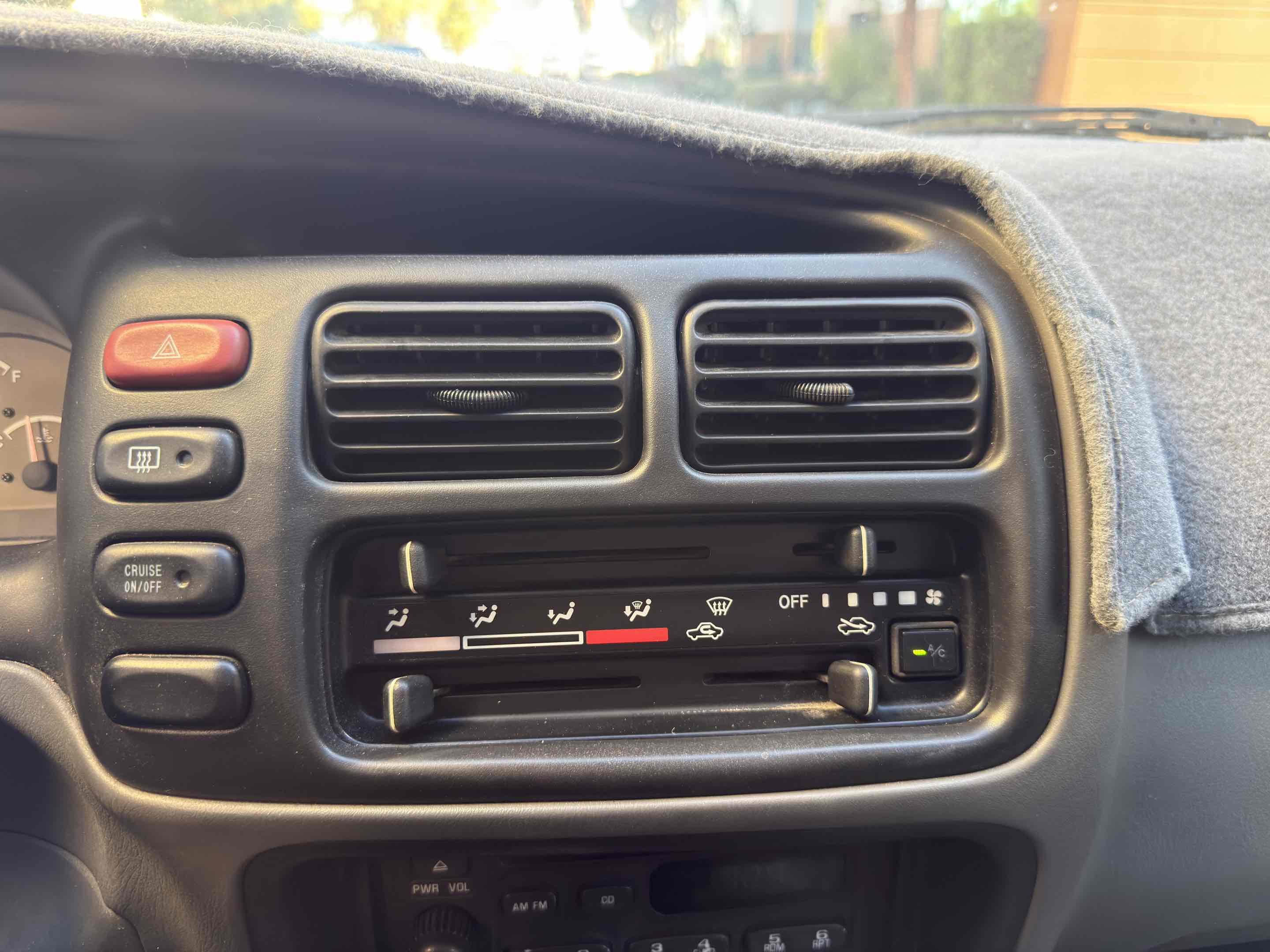 Used 2003 Chevrolet Tracker ZR2 image 55