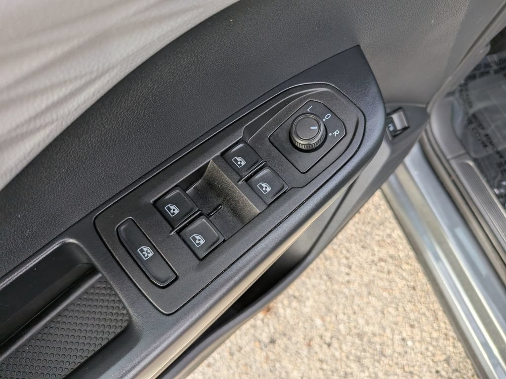 Certified 2023 Volkswagen Taos S FWD image 16