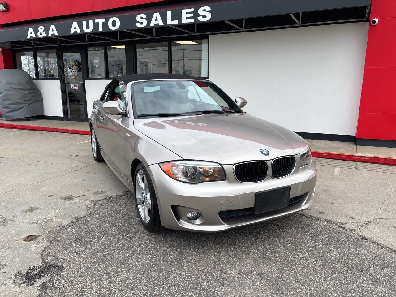 Used 2012 BMW 128i Convertible RWD image 6