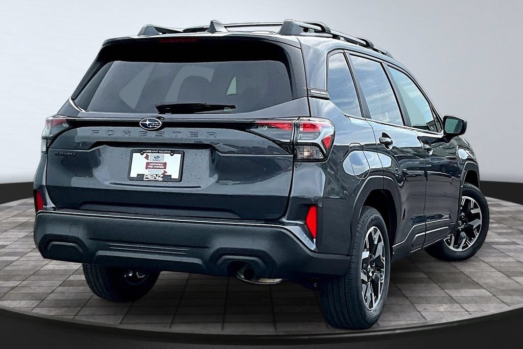 Used 2025 Subaru Forester Premium AWD/4WD image 6