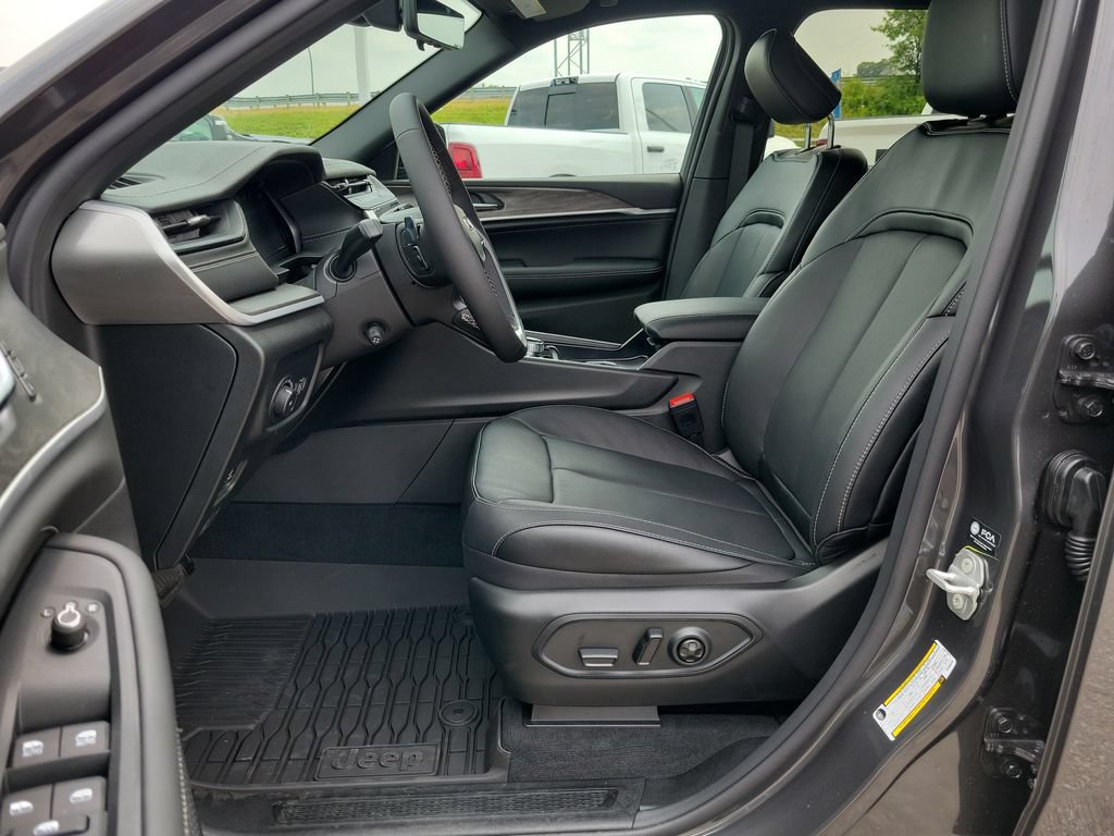 New 2026 Jeep Grand Cherokee Limited AWD/4WD image 11