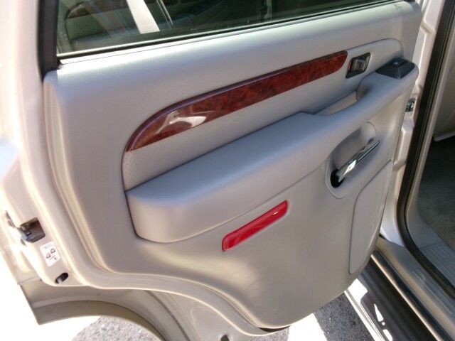 Used 2005 Cadillac Escalade 2WD image 18