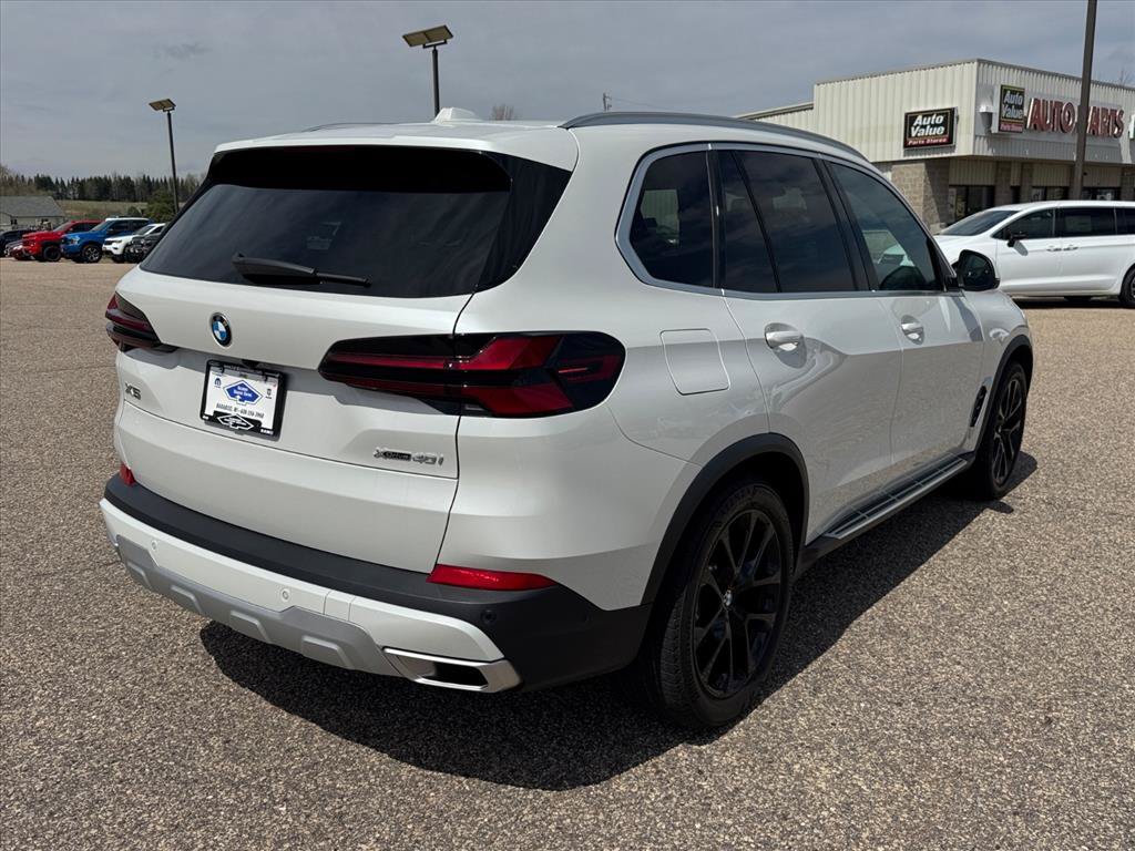 Used 2024 BMW X5 xDrive40i w/ Premium Package AWD/4WD image 4