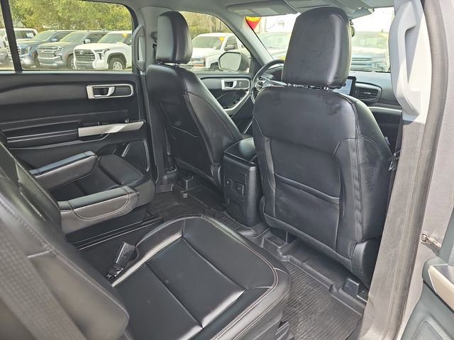 Used 2023 Ford Explorer XLT w/ Equipment Group 202A image 13